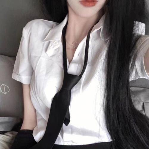 沉默的姑娘